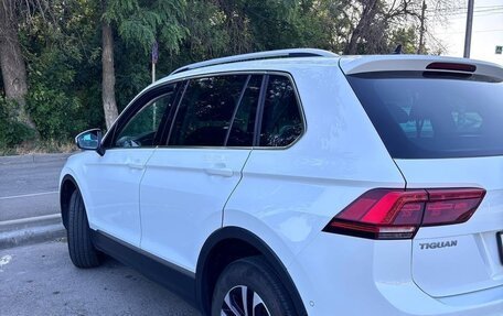 Volkswagen Tiguan II, 2019 год, 2 275 000 рублей, 3 фотография