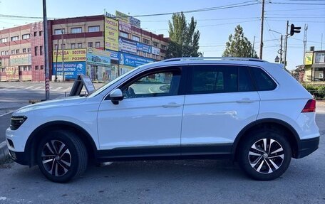 Volkswagen Tiguan II, 2019 год, 2 275 000 рублей, 6 фотография