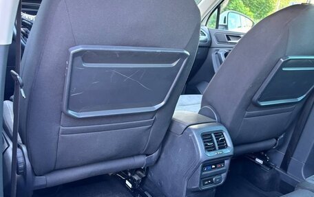 Volkswagen Tiguan II, 2019 год, 2 275 000 рублей, 14 фотография