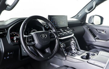 Toyota Land Cruiser, 2024 год, 12 500 000 рублей, 16 фотография