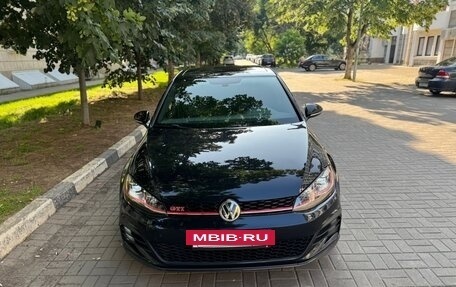 Volkswagen Golf GTI VII, 2019 год, 3 200 000 рублей, 2 фотография