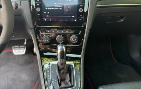 Volkswagen Golf GTI VII, 2019 год, 3 200 000 рублей, 8 фотография