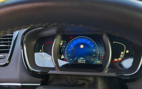 Renault Espace V рестайлинг, 2016 год, 1 820 000 рублей, 8 фотография