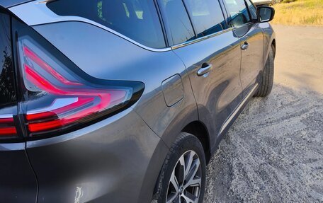 Renault Espace V рестайлинг, 2016 год, 1 820 000 рублей, 3 фотография