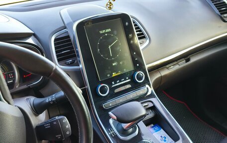 Renault Espace V рестайлинг, 2016 год, 1 820 000 рублей, 13 фотография