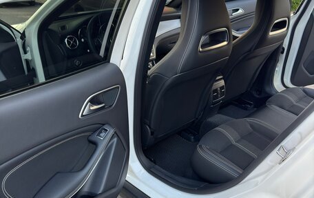 Mercedes-Benz GLA, 2019 год, 2 400 000 рублей, 19 фотография