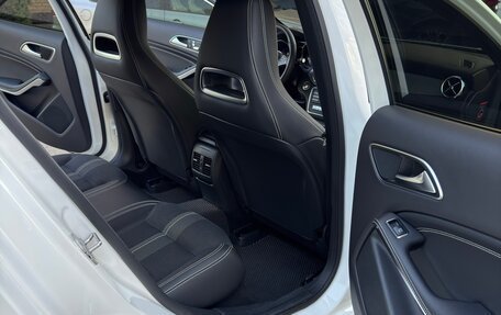 Mercedes-Benz GLA, 2019 год, 2 400 000 рублей, 18 фотография