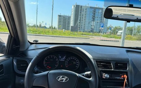 Hyundai Solaris II рестайлинг, 2013 год, 699 999 рублей, 5 фотография
