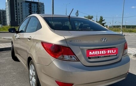 Hyundai Solaris II рестайлинг, 2013 год, 699 999 рублей, 4 фотография