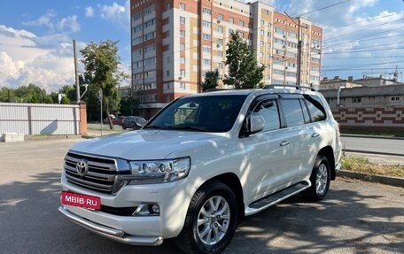 Toyota Land Cruiser 200, 2019 год, 7 690 000 рублей, 2 фотография