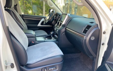 Toyota Land Cruiser 200, 2019 год, 7 690 000 рублей, 6 фотография