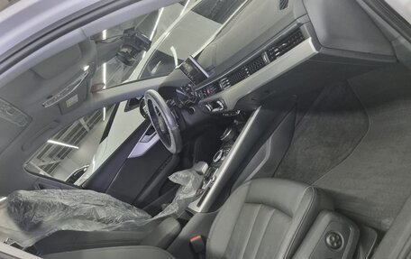 Audi A4, 2019 год, 2 999 999 рублей, 8 фотография