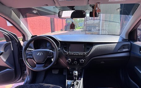 Hyundai Solaris II рестайлинг, 2017 год, 1 100 000 рублей, 11 фотография