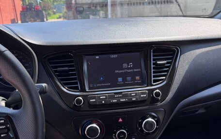 Hyundai Solaris II рестайлинг, 2017 год, 1 100 000 рублей, 14 фотография
