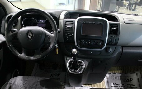Renault Trafic, 2015 год, 1 620 000 рублей, 11 фотография