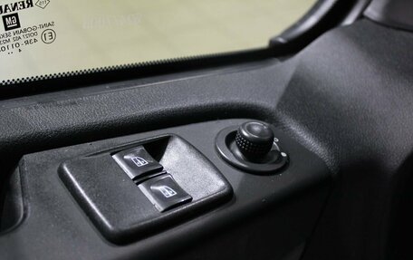 Renault Trafic, 2015 год, 1 620 000 рублей, 17 фотография