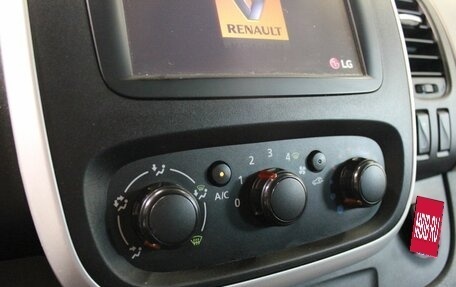 Renault Trafic, 2015 год, 1 620 000 рублей, 16 фотография