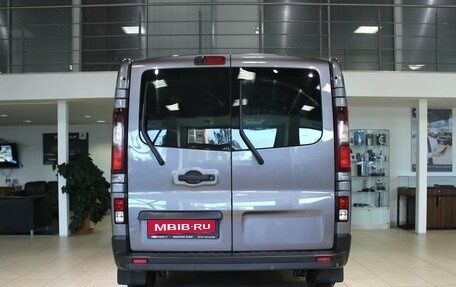 Renault Trafic, 2015 год, 1 620 000 рублей, 6 фотография