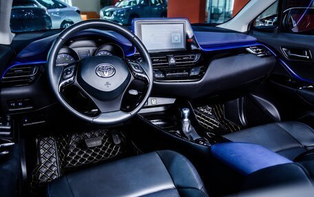 Toyota C-HR I рестайлинг, 2021 год, 3 100 000 рублей, 4 фотография