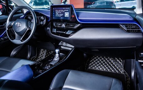 Toyota C-HR I рестайлинг, 2021 год, 3 100 000 рублей, 5 фотография
