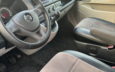 Volkswagen Caravelle T6 рестайлинг, 2016 год, 3 200 000 рублей, 6 фотография