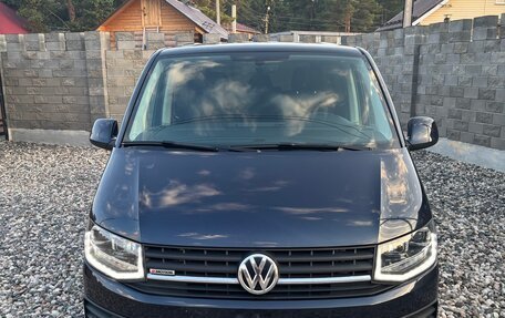 Volkswagen Caravelle T6 рестайлинг, 2016 год, 3 200 000 рублей, 5 фотография