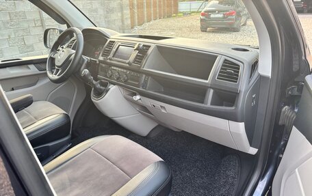 Volkswagen Caravelle T6 рестайлинг, 2016 год, 3 200 000 рублей, 7 фотография