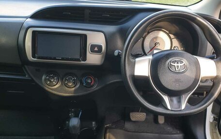Toyota Vitz, 2016 год, 950 000 рублей, 7 фотография