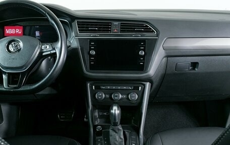 Volkswagen Tiguan II, 2018 год, 2 570 000 рублей, 12 фотография
