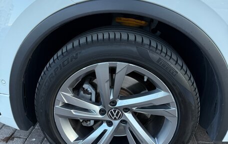 Volkswagen Tiguan II, 2021 год, 4 900 000 рублей, 2 фотография