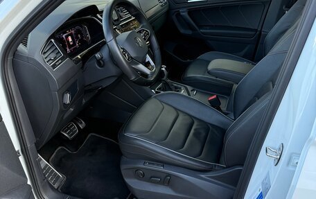 Volkswagen Tiguan II, 2021 год, 4 900 000 рублей, 17 фотография