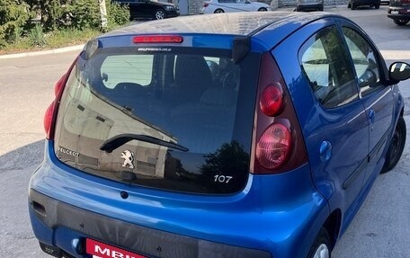 Peugeot 107 I рестайлинг, 2012 год, 650 000 рублей, 3 фотография