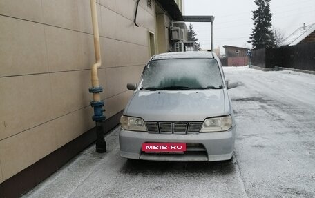 Nissan Cube II, 2001 год, 135 000 рублей, 2 фотография