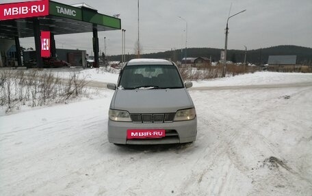 Nissan Cube II, 2001 год, 135 000 рублей, 3 фотография