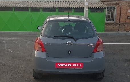 Toyota Yaris III рестайлинг, 2007 год, 850 000 рублей, 5 фотография