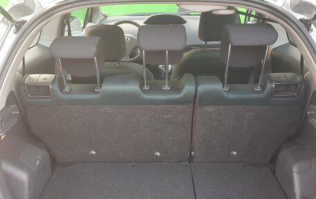 Toyota Yaris III рестайлинг, 2007 год, 850 000 рублей, 13 фотография
