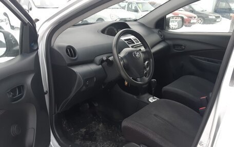 Toyota Yaris III рестайлинг, 2008 год, 550 000 рублей, 5 фотография