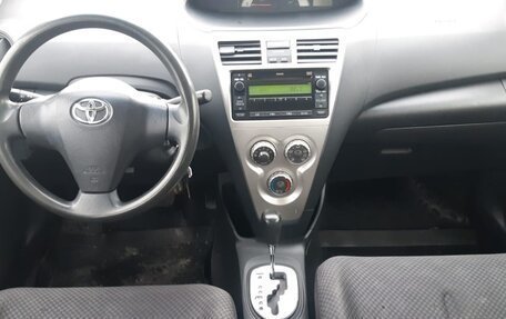 Toyota Yaris III рестайлинг, 2008 год, 550 000 рублей, 9 фотография