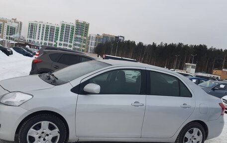 Toyota Yaris III рестайлинг, 2008 год, 550 000 рублей, 12 фотография