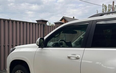 Toyota Land Cruiser Prado 150 рестайлинг 2, 2012 год, 2 600 000 рублей, 3 фотография