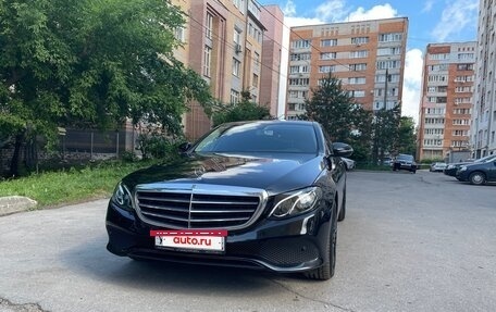 Mercedes-Benz E-Класс, 2019 год, 2 990 000 рублей, 2 фотография