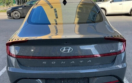 Hyundai Sonata VIII, 2022 год, 2 250 000 рублей, 2 фотография