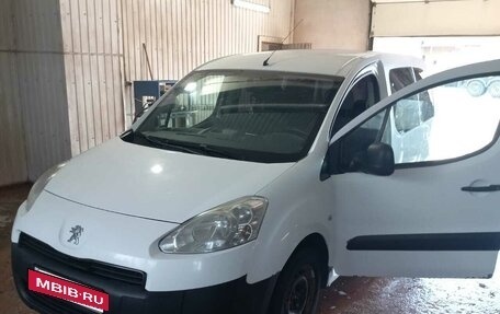 Peugeot Partner II рестайлинг 2, 2013 год, 700 000 рублей, 7 фотография