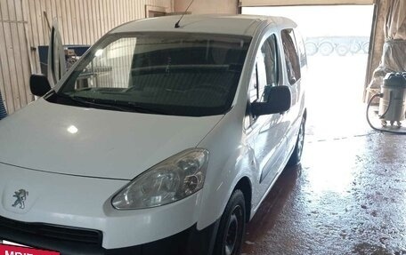 Peugeot Partner II рестайлинг 2, 2013 год, 700 000 рублей, 4 фотография