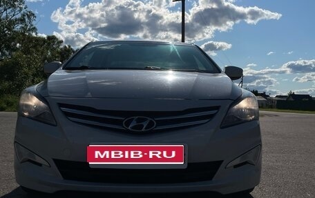 Hyundai Solaris II рестайлинг, 2015 год, 1 000 000 рублей, 1 фотография