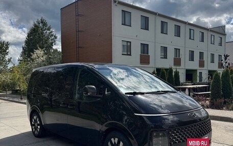 Hyundai Staria, 2022 год, 3 850 000 рублей, 2 фотография