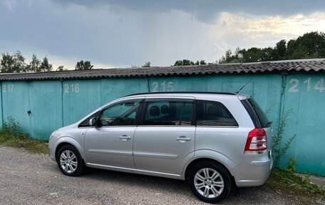 Opel Zafira B, 2010 год, 715 000 рублей, 3 фотография