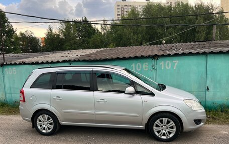 Opel Zafira B, 2010 год, 715 000 рублей, 4 фотография