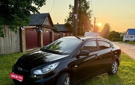 Hyundai Solaris II рестайлинг, 2011 год, 550 000 рублей, 2 фотография