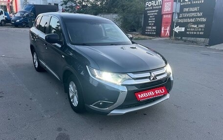 Mitsubishi Outlander III рестайлинг 3, 2018 год, 1 740 000 рублей, 2 фотография
